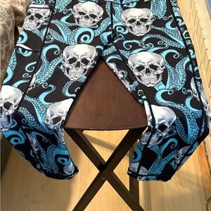 Constantly Varied Gear Skull and Tentacle Capris - Capri Large